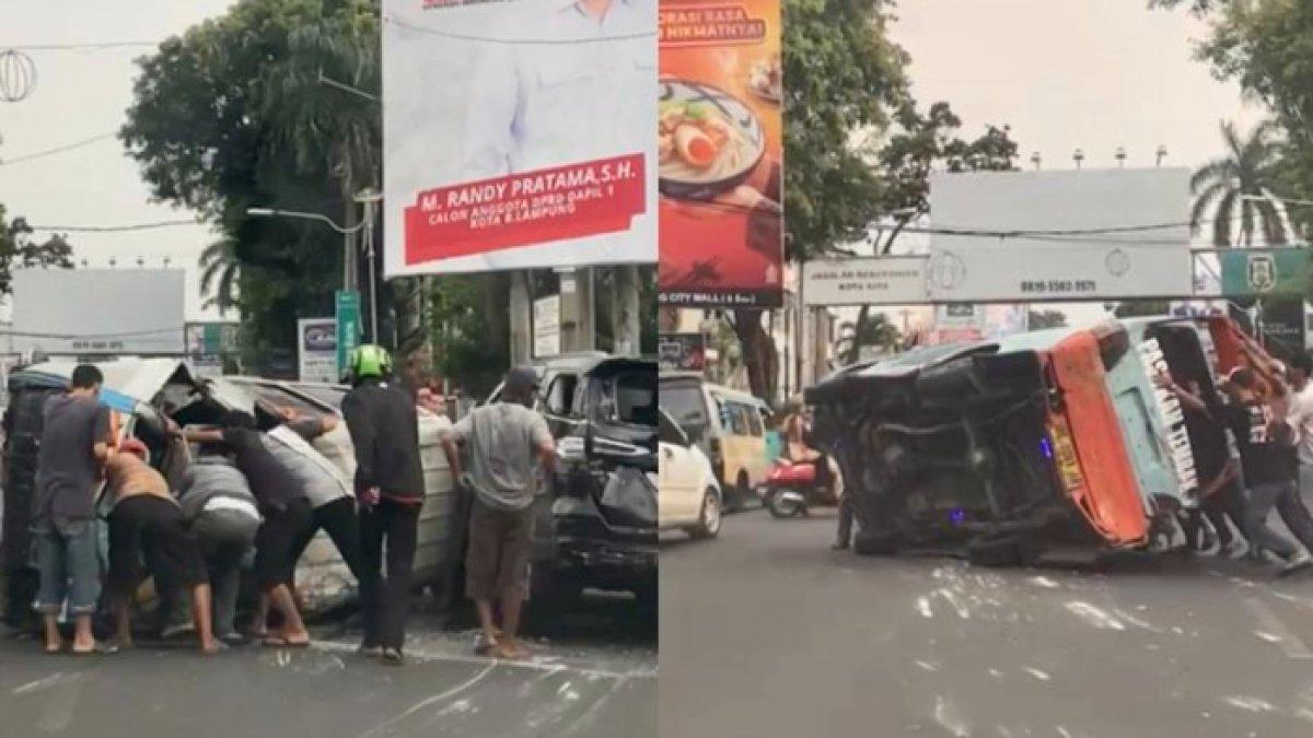 2 Angkot di Lampung Terguling Usai Kebut kebutan hingga Tabrak Fortuner