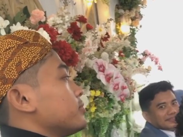 Agak Lain Pria Jadi Groomsmen Pernikahan, Pengantinnya Tidak Dikenal