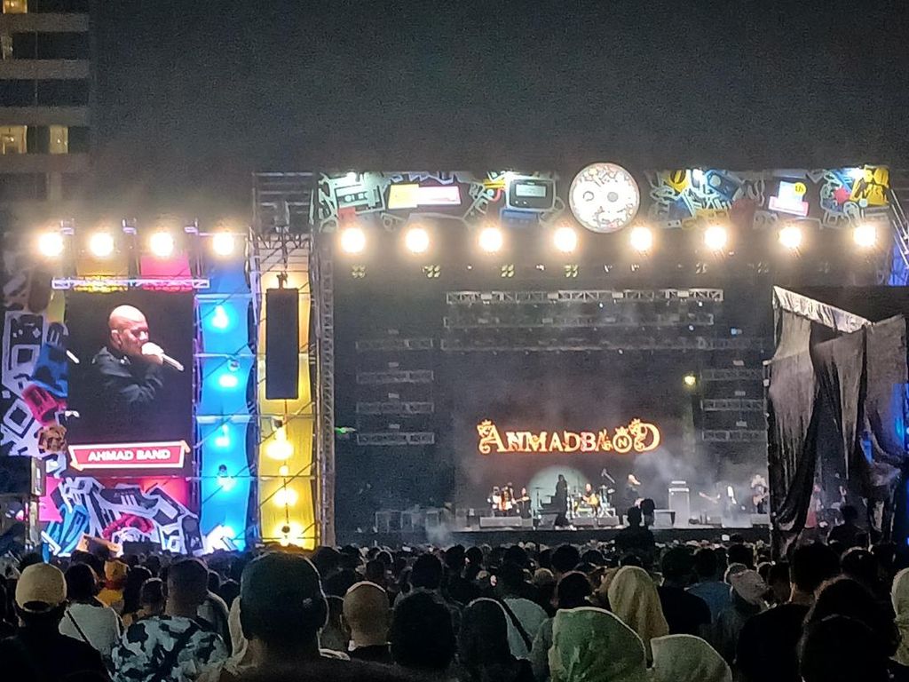 Aksi Ahmad Dhani Hentikan Check Sound saat Azan Magrib Bikin Bule Bingung Tapi Banjir Pujian