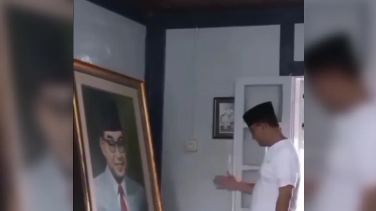 Anies Baswedan Ngomong Sendiri di Depan Lukisan, Muncul Isu Depresi Hasil Pilpres