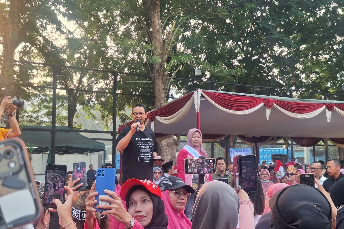 Anies Ditodong Ibu Ibu soal Kesejahteraan, Singgung KJP hingga Lapangan Kerja