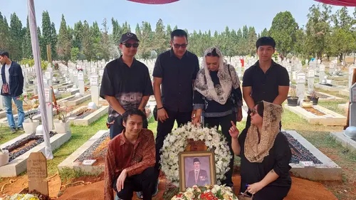 Ayah Ari Wibowo dan Ira Wibowo Meninggal Dunia Dimakamkan di Taman Makam Pahlawan Kalibata