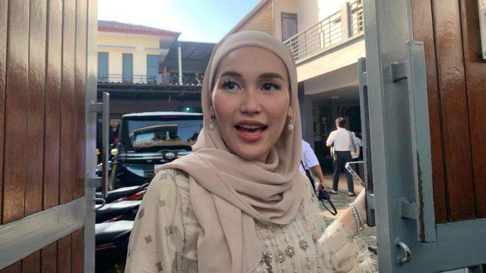 Ayu Ting Ting Bakal Laporkan Haters yang Membully Bilqis dan Keluarganya