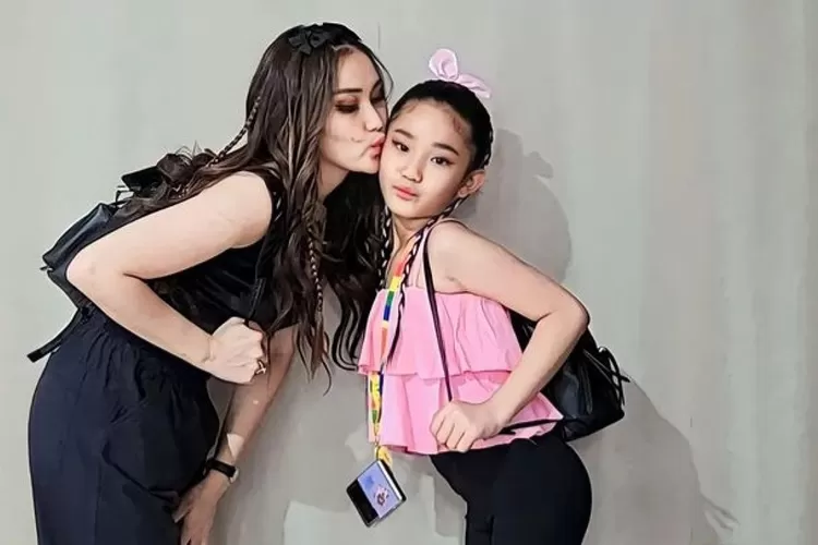 Ayu Ting Ting Diberi Restu Bilqis untuk Menikah Lagi, Bilqis : Ya Terserah Bunda