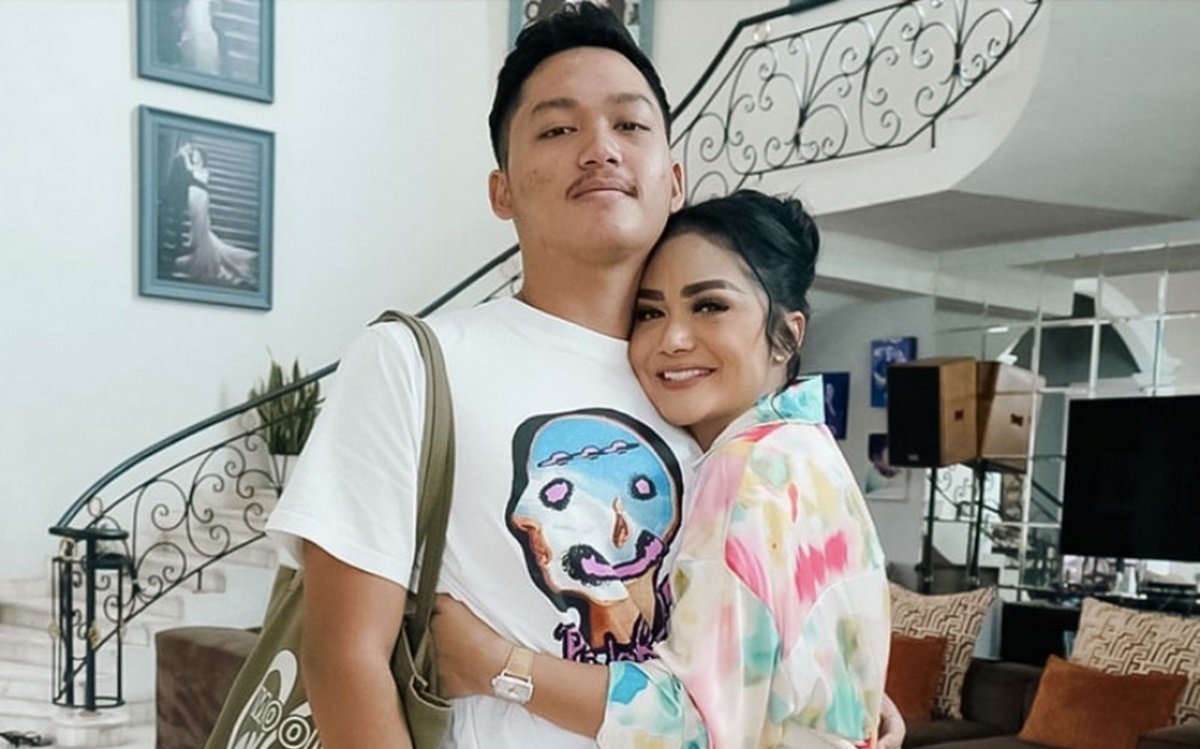 Azriel Hermansyah Akui Tak Dekat dengan Krisdayanti Sejak Kecil