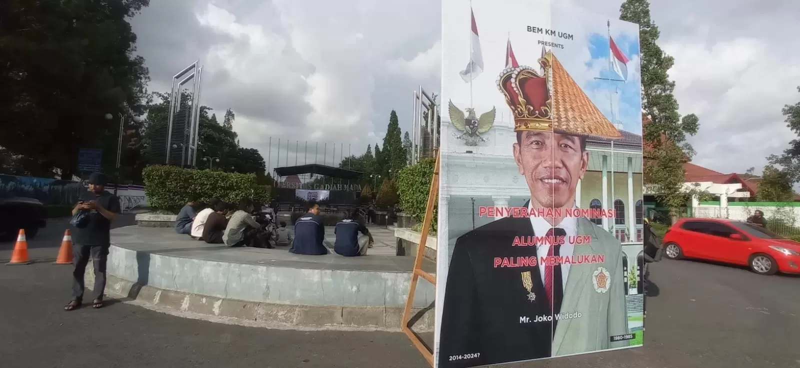 BEM KM UGM Beri Jokowi Nominasi Alumnus Paling Memalukan