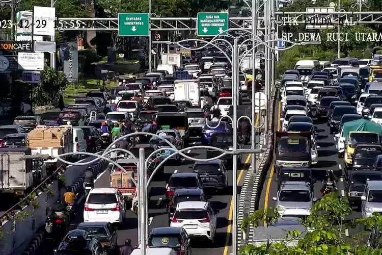 Bali Macet Parah di Sejumlah Titik Jelang Malam Tahun Baru 2023