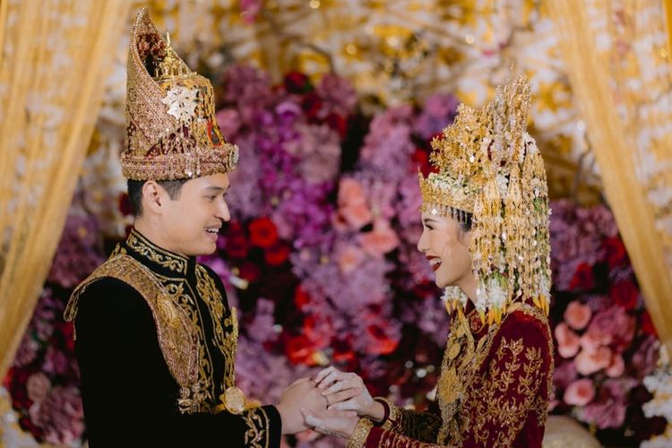 Beby Tsabina Resmi Menikah Dengan Rizki Natakusumah dengan Maskawin Logam Mulia 121 Mayam