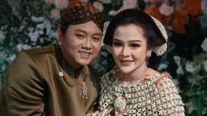 Bella Bonita Ungkap Alasan Gelar Acara Mitoni 5 Bulan Setelah Nikah