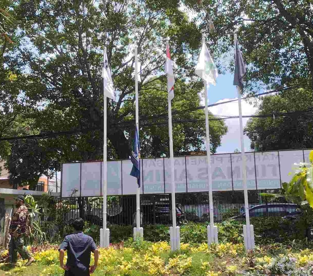 Bendera NasDem Diturunkan di Markas AMIN, Ini Faktanya