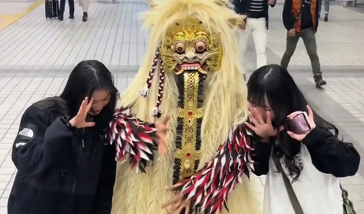 Berani Beda WNI di Jepang Rayakan Halloween dengan Kenakan Kostum Rangda Bali