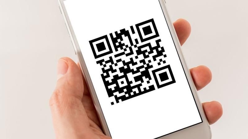 Bikin Ngakak, Ortu Sediakan Bando Scan Barcode untuk THR Anak Balita