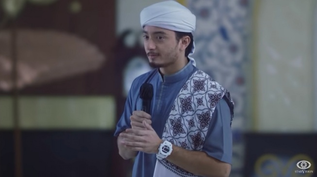 Bryan Domani Imami Shalat 250 Orang, Auto Nge Blank Saat Jamaah Bilang Amin