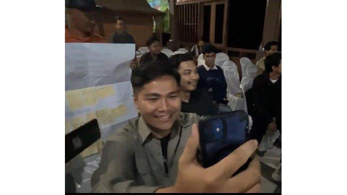 Capres Anies Telepon Mahasiswa yang Viral Saat Ditanya Bupati Banyumas