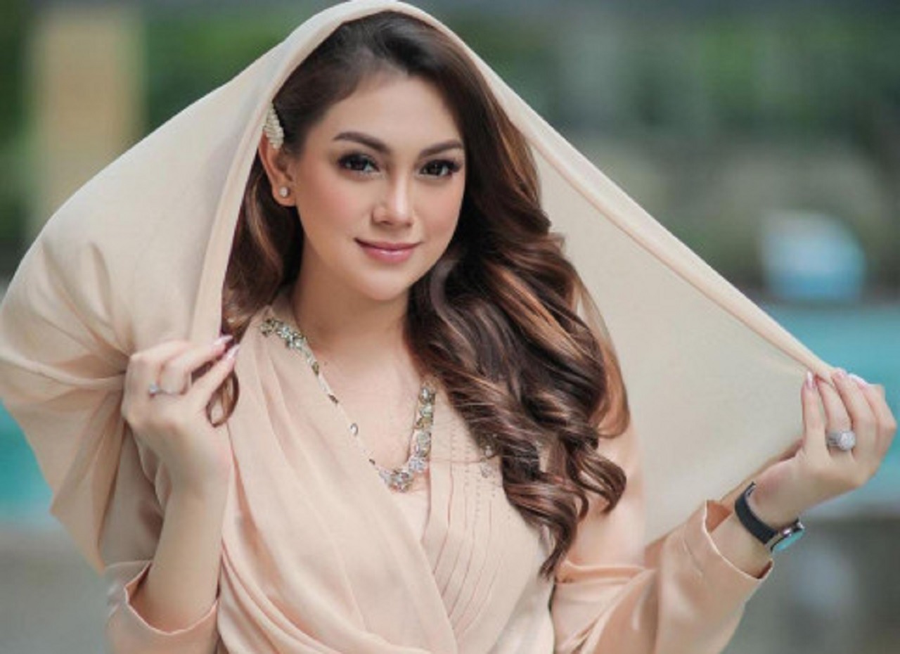 Celine Evangelista Diduga Mualaf Usai Kemunculan Video Shalat Subuh Bareng Keluarga Raffi Ahmad