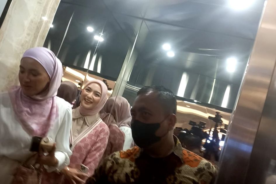 Citra Kirana Sudah Tahu Rezky Aditya Ayah Biologis Anak Wenny Ariani Begini Reaksinya saat Ditanya