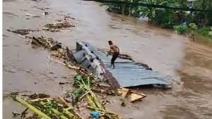 Detik Detik Sahdan Terseret Arus Bersama Rumahnya saat Banjir Bandang di Sumbawa