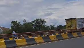 Detik detik Emak emak Lawan Arah di Flyover Cibinong Bogor