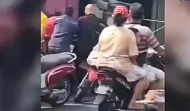 Dicurigai Culik Anak, Emak Emak Keroyok Perempuan di Tanjung Priok