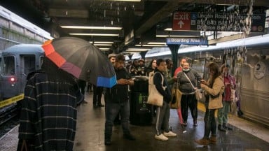 Diterjang Banjir Bandang, New York Umumkan Keadaan Darurat