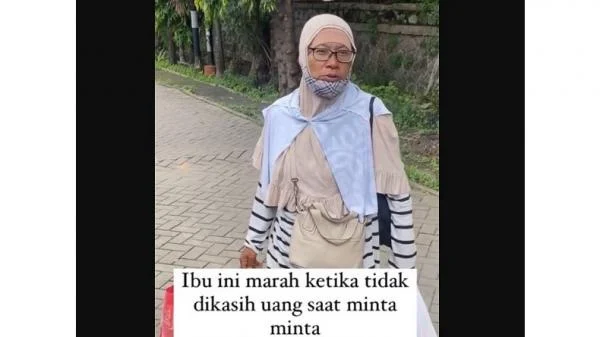 Emak Emak Mengamuk karena Tidak Dikasih Uang saat Minta Minta