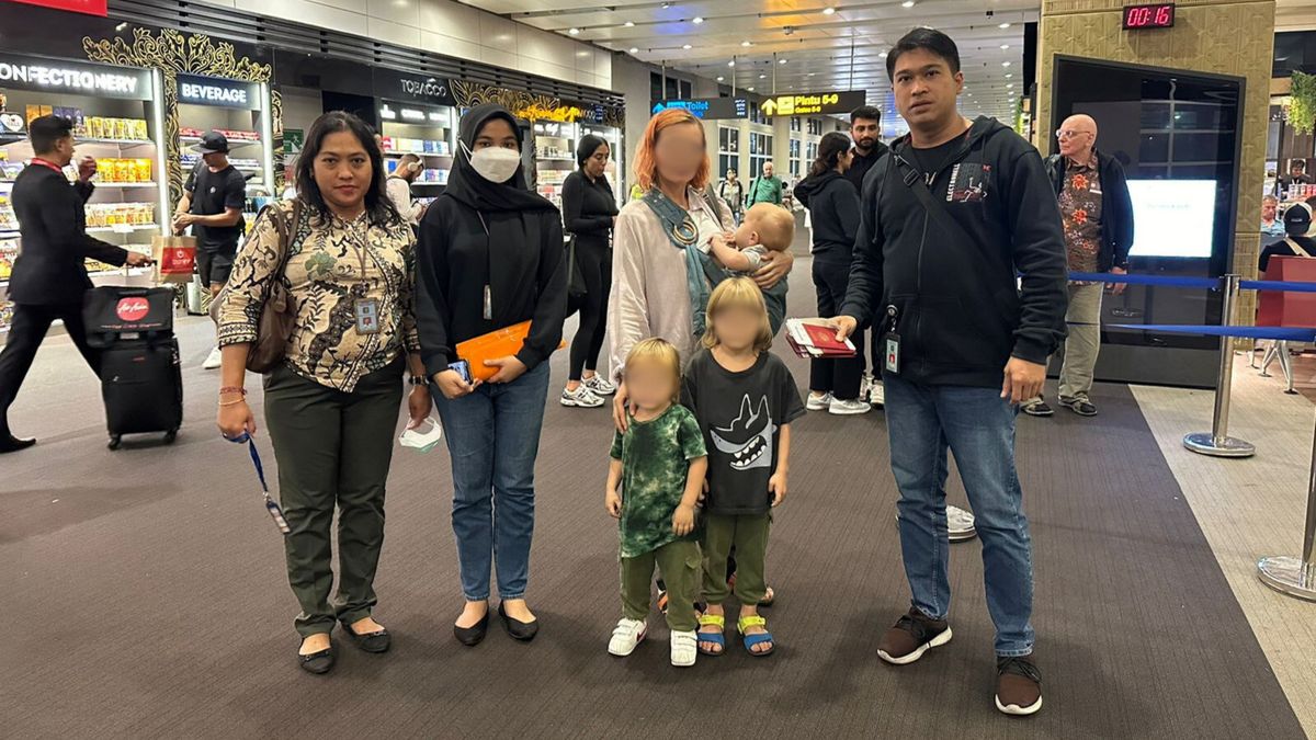 Emak emak Rusia dan 3 Anaknya Dideportasi, Mereka Terlalu Betah di Bali