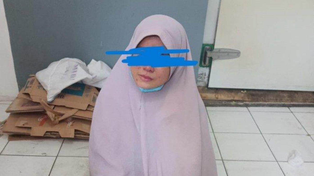 Emak emak di Jaksel Tertangkap CCTV Masuk Rumah Orang dan Ambil Telur 1 Kg