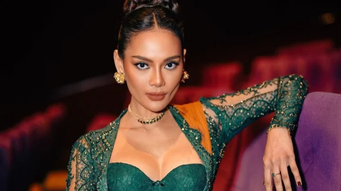 Erika Carlina Rayakan Tahun Baru Pakai Bikini, Netizen: Gue Kira Telanjang