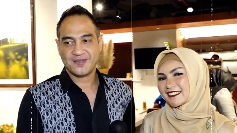 Ferry Irawan Sebut Tanty Octavia Perhatian : Pas Saya Sakit Dibawain Air Zam Zam Dari Mekkah