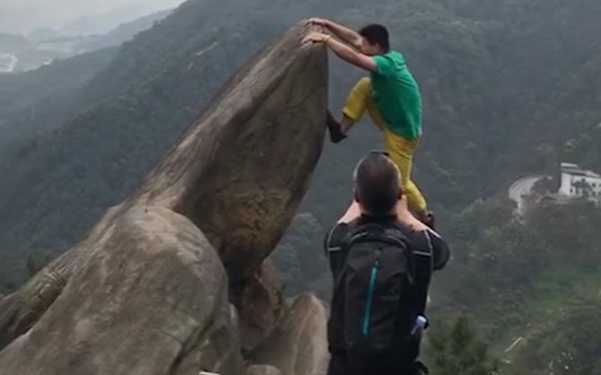 Foto di Tebing Demi Konten, Remaja Ini Jatuh dan Tewas