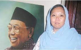 Geram! Anak Gus Dur Dikira TKW, Dicegat Hingga Koper Dibongkar Petugas Imigrasi.