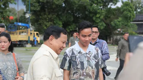 Gibran Klarifikasi Isu Tinggalkan PDIP demi Golkar dan Cawapres Pemilu 2024 : Siapa yang Bilang Begitu