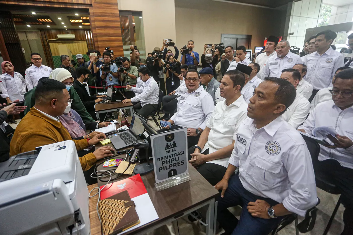 Gugat Hasil Pemilu ke MK, Timnas Amin Minta Pilpres Ulang tanpa Gibran, Kubu Ganjar Segera Menyusul