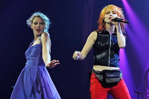 Hayley Williams Nangis Buka Konser The Eras Tour Taylor Swift