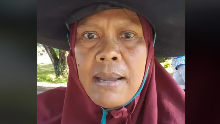 Heboh Emak Emak Di Bolsel Ngamuk Polisi Musnahkan 4,4 Ton Miras Di Sungai