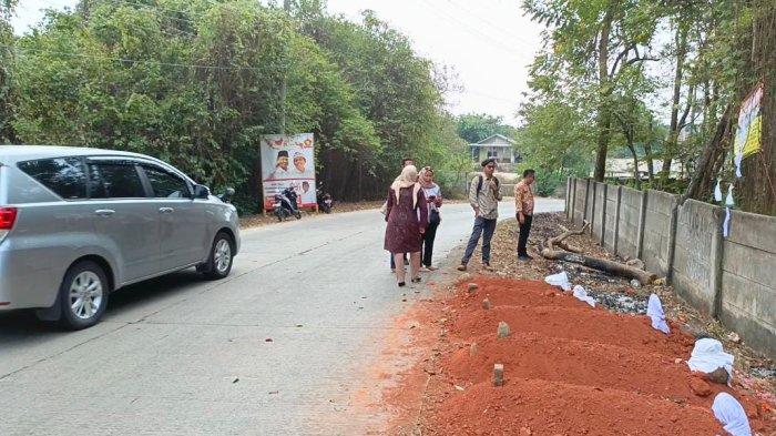 Heboh Kuburan di Pinggir Jalan Purwakarta, Kades Angkat Bicara