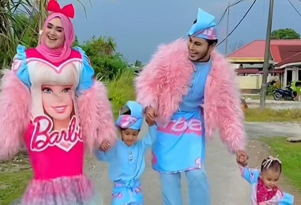 Heboh Pasangan Pakai Baju Lebaran Heboh Tema Barbie Bikin Geleng geleng Kepala