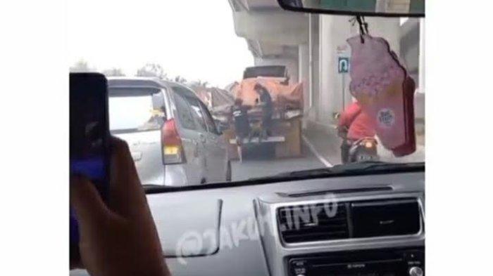 Hendak Mencuri Besi dari Truk yang Kena Macet Dua Bajing Loncat di Cakung Ditangkap 