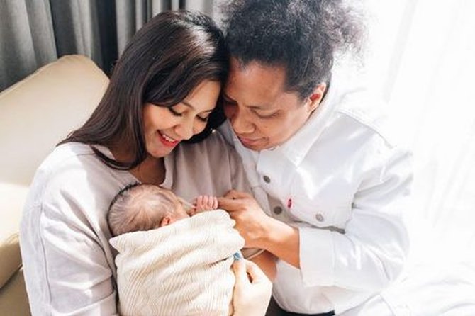 Indah Permatasari Perlihatkan Wajah Anak di Momen Ulang Tahun, Dipuji Netizen 