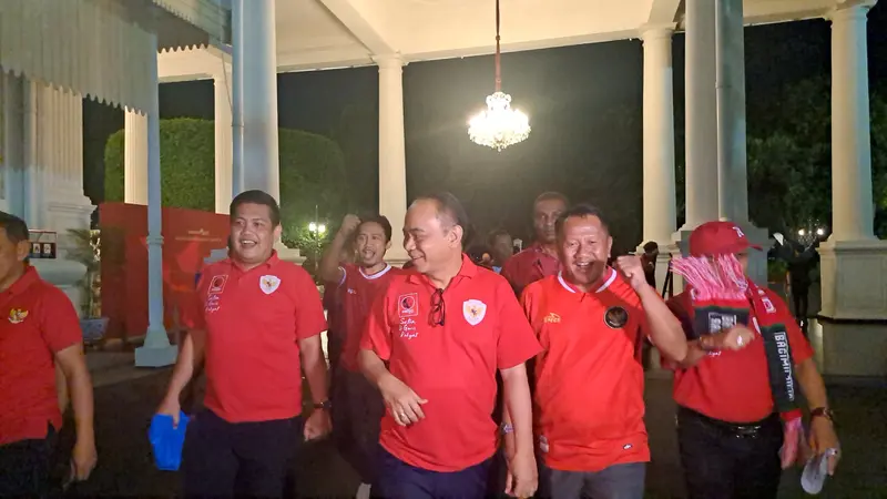 Jokowi Nobar Indonesia vs Uzbekistan Bersama Menteri dan Relawan