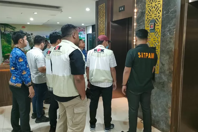 KPK Lanjutkan Penggeledahan di Kantor Disperkim Kota Semarang