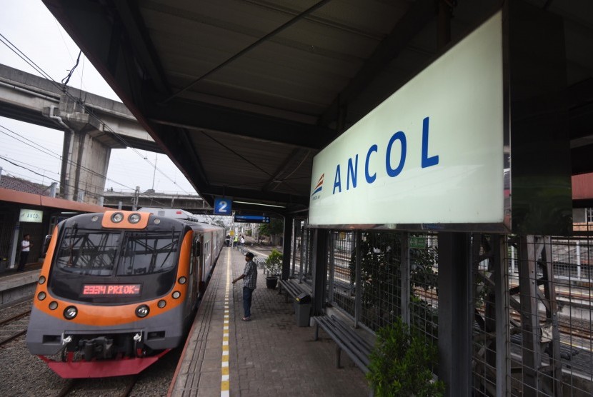 KRL Ancol Dialihkan, Penumpang Kecewa Tak Bisa Turun di Stasiun Ancol