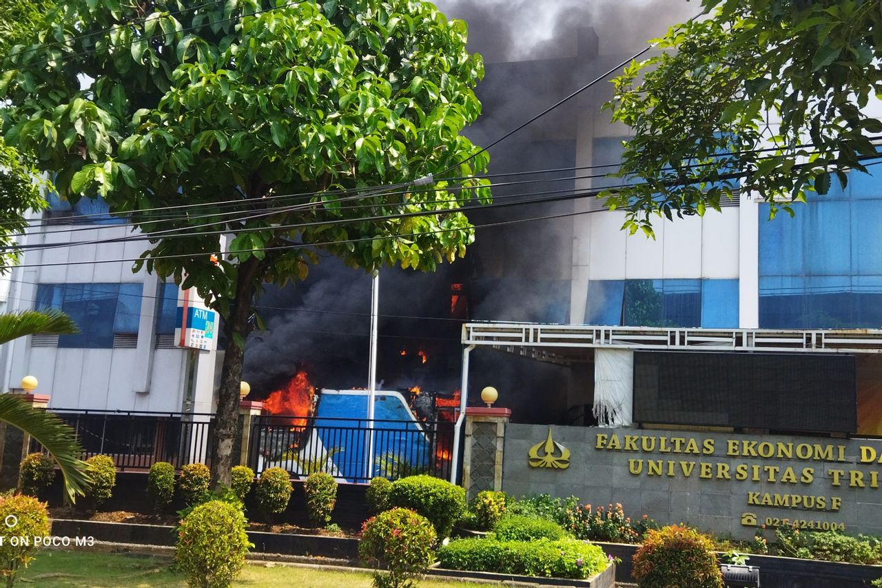 Kampus Universitas Trisakti Cempaka Putih Kebakaran, Diduga Karena Korsleting