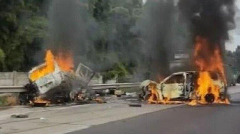 Kecelakaan Maut di Tol Cikampek, Semua Penumpang Gran Max dari Jakarta Tewas Terbakar 