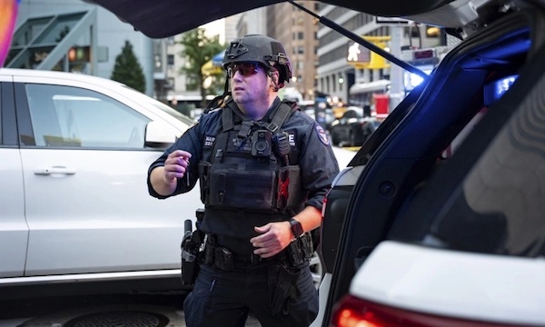 Kegagalan Sistem Keamanan Dalam Insiden Penembakan Kantor Di New York: Apa Yang Bisa Dipelajari?