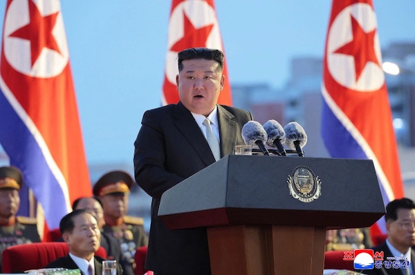 Kim Jong un Hadiri Parade Militer di Tiongkok untuk Pertama Kalinya