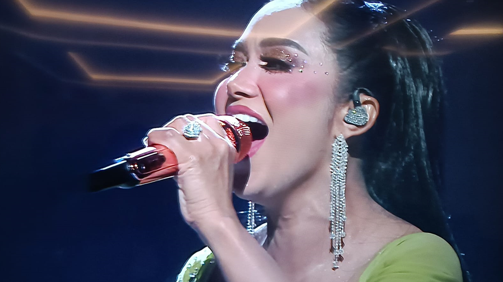 Krisdayanti Singgung soal Anang di Konser Semesta hingga Berduet Lagu 'Cinta'