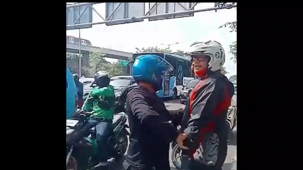 Kronologi ASN BNN Getok Pemotor Pakai Pistol Dipicu Pemotor Lawan Arah