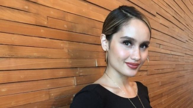 Kuping Kiri Cinta Laura Robek Jelang Syuting Serial Dendam, Tetap Tenang Meski Darah Menetes