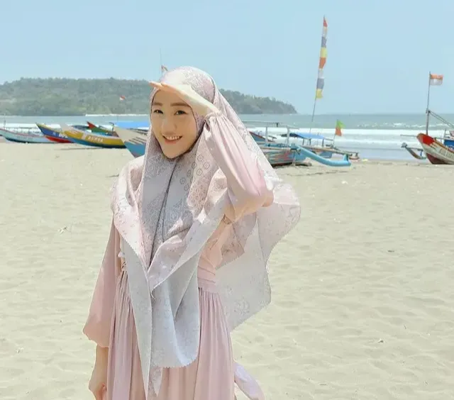 Larissa Chou Pamer Perut Buncit, Ungkap Hamil Anak Pertama dari Ikram Rosadi: Bumil Baru karena Mual Maunya Tidur di Karpet